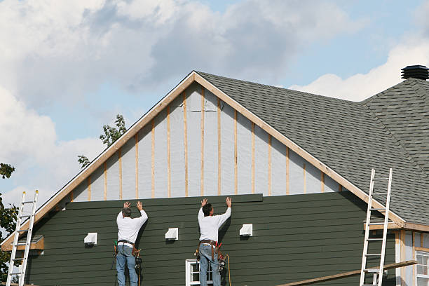 Professional Siding Installation technician working in Ligonier, IN